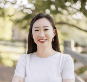 Lizzy M Testimonial Image